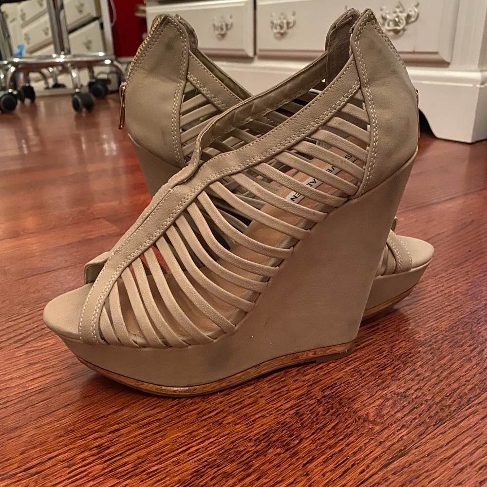 Steve Madden Detailed Wedges